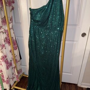 Emerald Green One-Shoulder Sequin Gown
